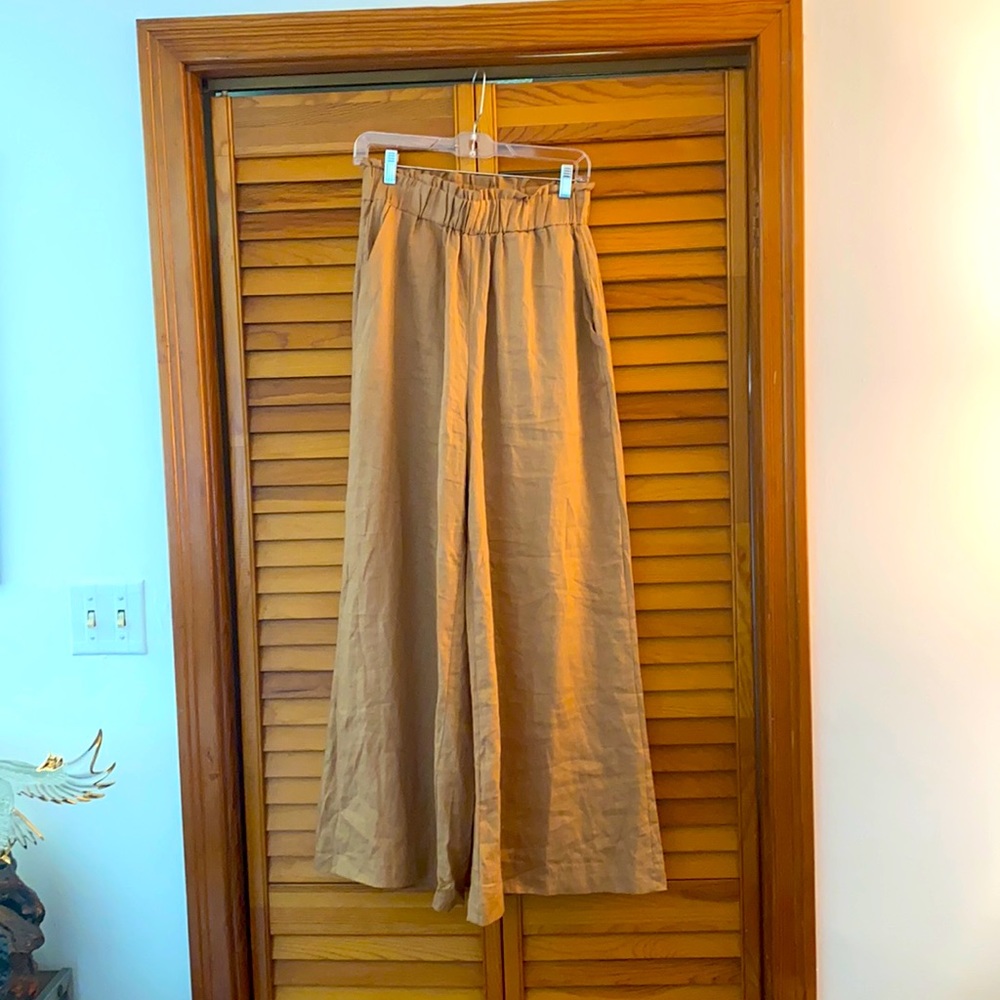 Little Lies linen pant.